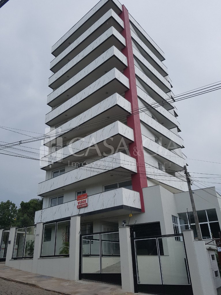 Apartamentos - 3 Dorm.<br />Lot. Floresta<br />Caxias do Sul<br /><br />BELÍSSIMOS APARTAMENTOS COM ALTO PADRÃO DE ACABAMENTO, UM APARTAMENTO POR ANDAR, PEÇAS AMPLAS, 03 DORMITÓRIOS SENDO 01 SUÍTE, COZINHA, ÁREA DE SERVIÇO INDEPENDENTE, CHURRASQUEIRA, LIVING 03 AMBIENTES, 03 AMPLAS SACADAS, BANHEIRO SOCIAL, LAVABO, HALL DE ENTRADA, ELEVADOR, SALÃO DE FESTAS, GÁS CENTRAL, ESPERA P/ ÁGUA QUENTE E SPLIT, PORCELANATO, LAMINADO, REBAIXO EM GESSO, ESPERA P/ HIDRO MASSAGEM E ACABAMENTO EM MASSA CORRIDA. 0-0