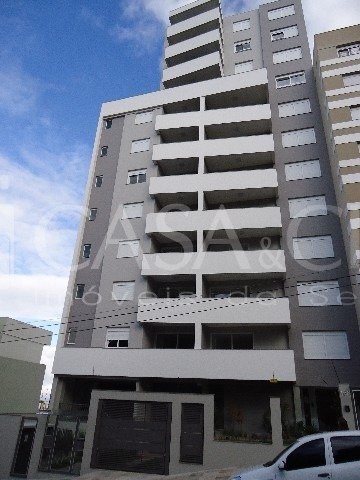 Apartamentos - 2 Dorm.<br />Petrópolis<br />Caxias do Sul<br /><br />EXCELENTES APARTAMENTOS DE 02 DORMITÓRIOS COM E SEM SUÍTE, ÁREA PRIVATIVA DE 62,70M A 90M, ESPERA PARA SPLIT, MEDIÇÃO INDIVIDUAL DE ÁGUA E GÁS, SALÃO DE FESTAS MOBILIADO E EQUIPADO, HALL DE ENTRADA DECORADO, GARAGEM COM OPÇÃO PARA 02 CARROS, JARDIM CERCADO E PAISAGISMO. EXCELENTE POSIÇÃO SOLAR FRENTE NORTE, ESPERA PARA ÁGUA QUENTE, PISO PORCELANATO E LAMINADO, LIVING PARA 02 AMBIENTES COM SACADA. VENHA LOGO E RESERVE O SEU!