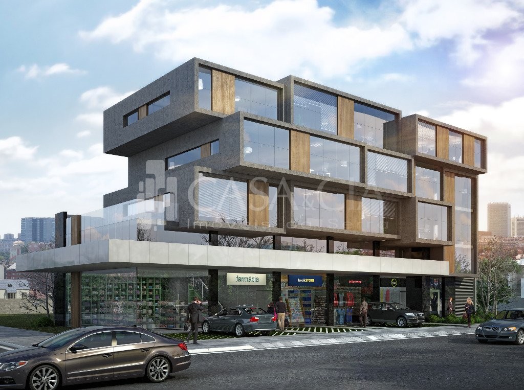Salas Comerciais<br />Madureira<br />Caxias do Sul<br /><br />EXCELENTE SALA AÉREA EM LOCALIZAÇÃO PRIVILEGIADA NO MADUREIRA (200M DO HOSPITAL DO CIRCULO), ALTO PADRÃO DE ACABAMENTO E ÓTIMA POSIÇÃO SOLAR. ESPERA PARA SPLIT, ESQUADRIAS EM ALUMÍNIO COM VIDRO DUPLO, REBAIXE EM GESSO, 2 LAVABOS E 1 VAGA DE GARAGEM. EMPREENDIMENTO COMERCIAL COM PROJETO ARQUITETÔNICO ORIGINAL E ARROJADO, SALA DE REUNIÕES MOBILIADO E DECORADO, ÁREAS EXTERNAS COM TRATAMENTO PAISAGÍSTICO E REVESTIMENTO DA FACHADA EM PELE DE VIDRO, 0-0