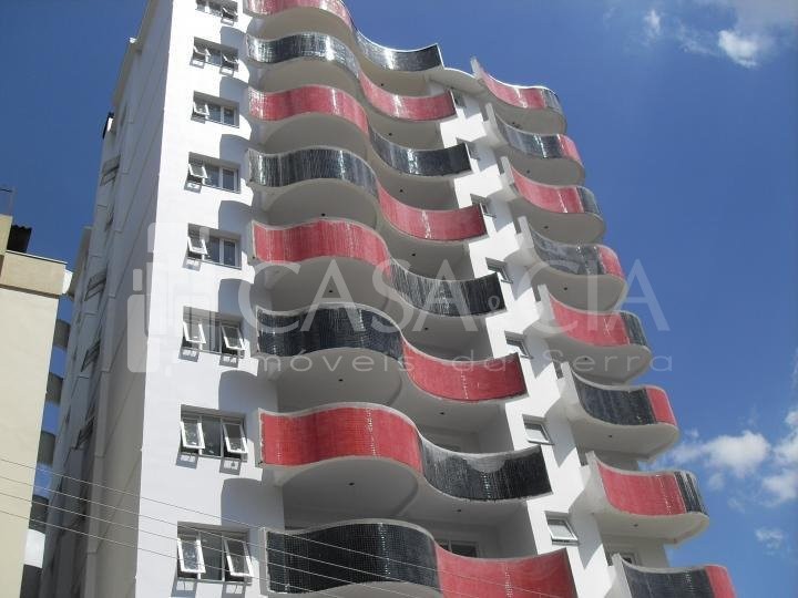 Apartamentos - 3 Dorm.<br />Centro<br />Caxias do Sul<br /><br />APARTAMENTO 01 POR ANDAR COM BELÍSSIMA VISTA PANORÂMICA, LOCALIZADO EM REGIÃO NOBRE, PRÓXIMO A INÚMERAS FACILIDADES, POSSUI HALL DE ENTRADA PRIVATIVO, 03 DORMITÓRIOS - SENDO 01 SUÍTE - E TODOS COM SACADA, ESTAR SOCIAL COM AMPLA SACADA, ESPAÇO GOURMET, COZINHA, LAVANDERIA COM SACADA,BANHO SOCIAL, LAVABO, PISO EM PORCELANATO, ELEVADOR CODIFICADO, GÁS CENTRAL, ESP. P/ ÁGUA QUENTE, 02 VAGAS DE GARAGEM. PRÉDIO COM SALÃO DE FESTAS E ESPAÇO FITNESS.