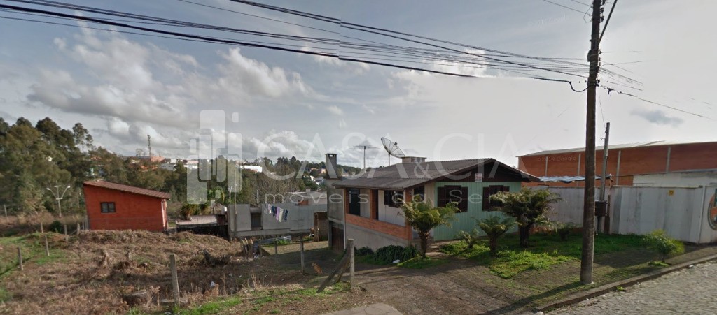 Terrenos<br />Cinquentenário<br />Caxias do Sul<br /><br />TERRENO 13,8 X 33 TOTALIZANDO 455M, EXCELENTE TERRENO A VENDA NO BAIRRO CINQUENTENÁRIO, APENAS 1 QUADRA DA AVENIDA TUBEM BENTO ALVES, FRENTE NORDESTE. TERRENO COM UM LEVE DECLIVE, ÓTIMO PARA CONSTRUÇÃO DE SUBSOLO 0-0