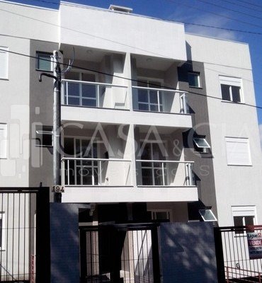 Apartamentos - 2 Dorm.<br />Santa Catarina<br />Caxias do Sul<br /><br />APARTAMENTO LOCALIZADO NA REGIÃO DO VINHEDOS COM 02 DORMITÓRIOS, SALA DE ESTAR/JANTAR, COZINHA, ÁREA DE SERVIÇO, SACADA COM CHURRASQUEIRA, PISO EM PORCELANATO E LAMINADO, REBAIXE EM GESSO NA COZINHA E BANHEIRO, ESPERA PARA ÁGUA QUENTE, GÁS CENTRAL, 01 VAGA DE GARAGEM. APARTAMENTOS DE FRENTE COM POSIÇÃO SOLAR OESTE E APARTAMENTOS DE FUNDOS COM POSIÇÃO SOLAR LESTE.