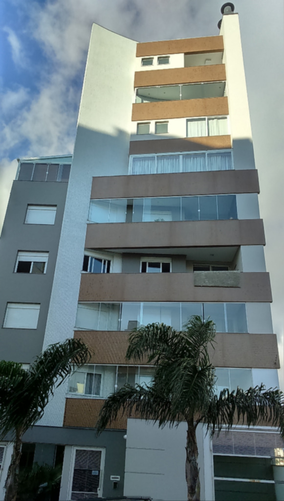 Apartamentos - 3 Dorm.<br />Lot. Floresta<br />Caxias do Sul<br /><br />EXCELENTE APARTAMENTO COM 3 DORMITÓRIOS SENDO 1 SUÍTE, SEMI - MOBILIADO, ÓTIMO ACABAMENTO, SACADA, CHURRASQUEIRA, VISTA PANORÂMICA E 2 VAGAS DE GARAGEM.