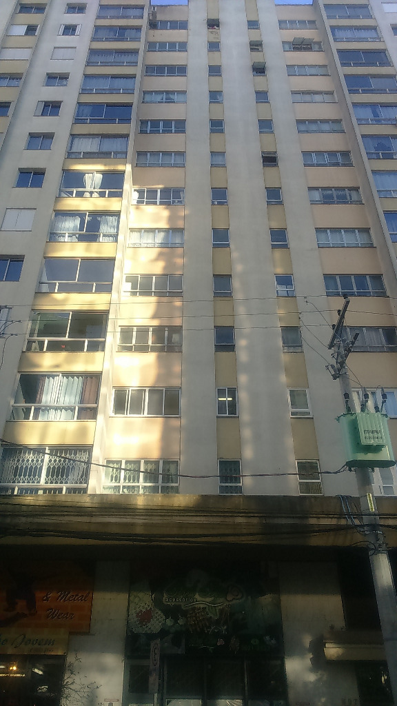Apartamentos - 3 Dorm.<br />Sao Pelegrino<br />Caxias do Sul<br /><br />APARTAMENTO CENTRAL COM 80M, 3 DORMITÓRIOS E DEMAIS DEPENDÊNCIAS. PRÉDIO CONTA COM ELEVADOR E SERVIÇO DE ZELADORIA. POSIÇÃO SOLAR OESTE. 0-0